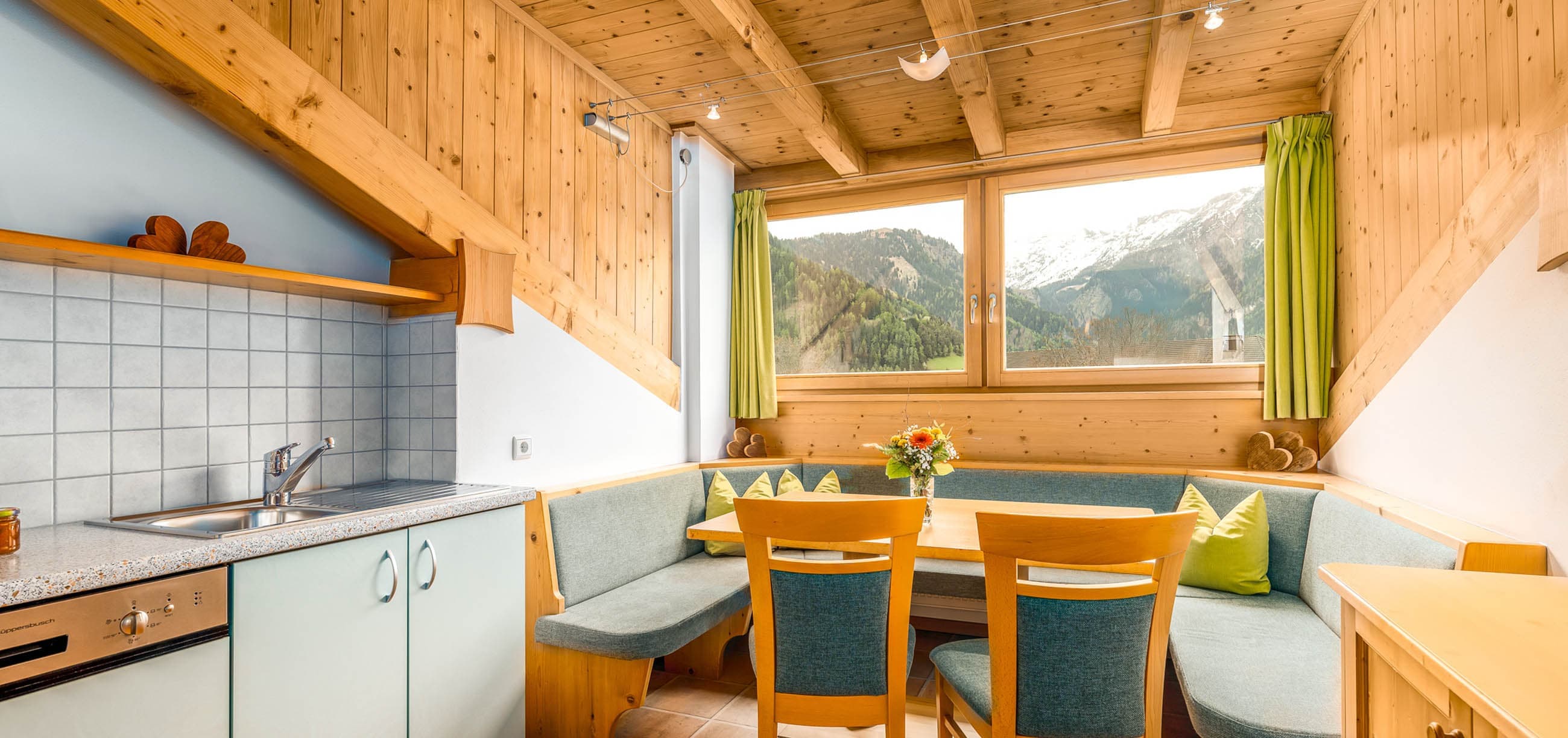 formsun hof kastelruth bauernhofurlaub suedtirol ferienwohnungen zimmer (1)