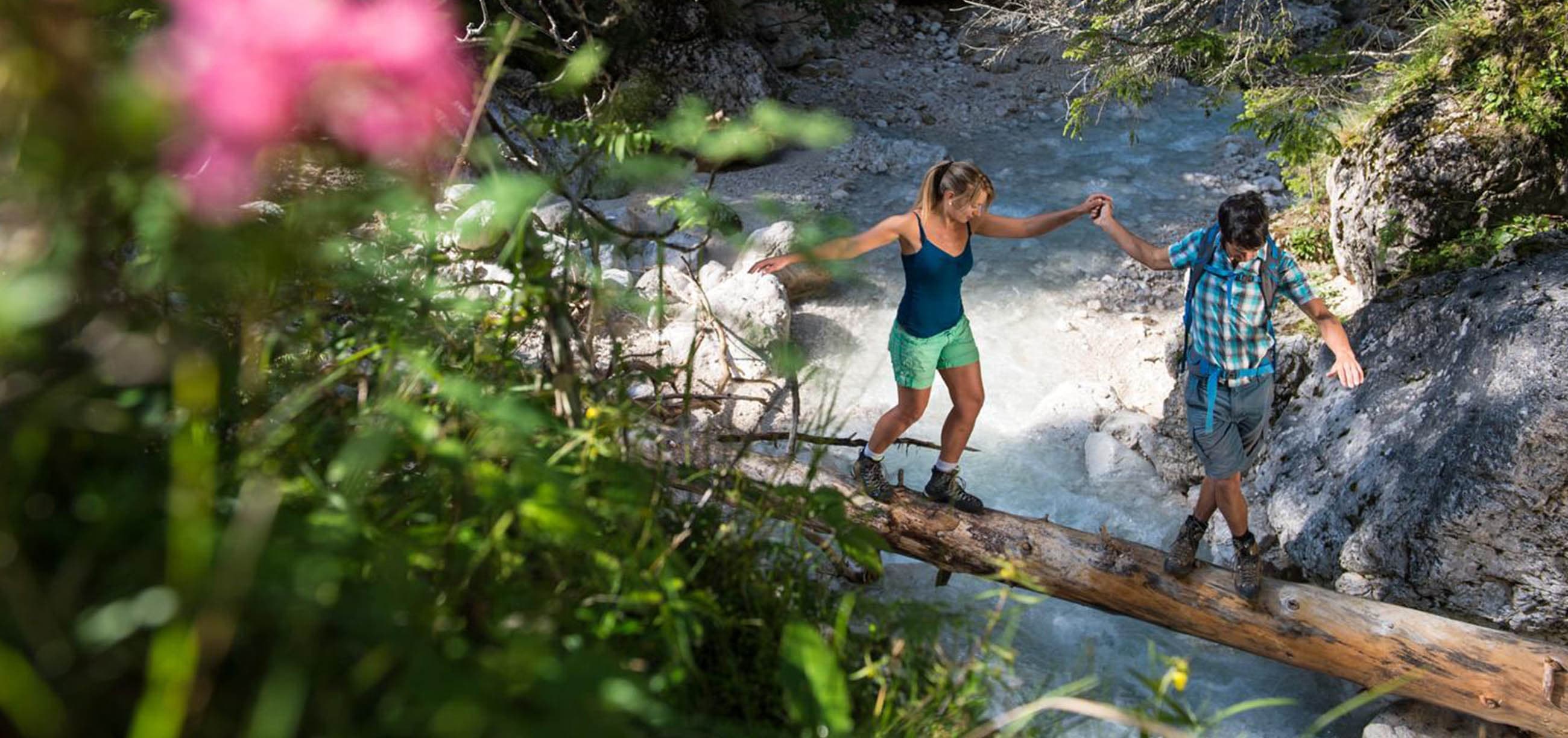 Frühling Sommer Wanderurlaub Dolomiten Südtirol Kastelruth Seiser Alm Schlerngebiet (4)