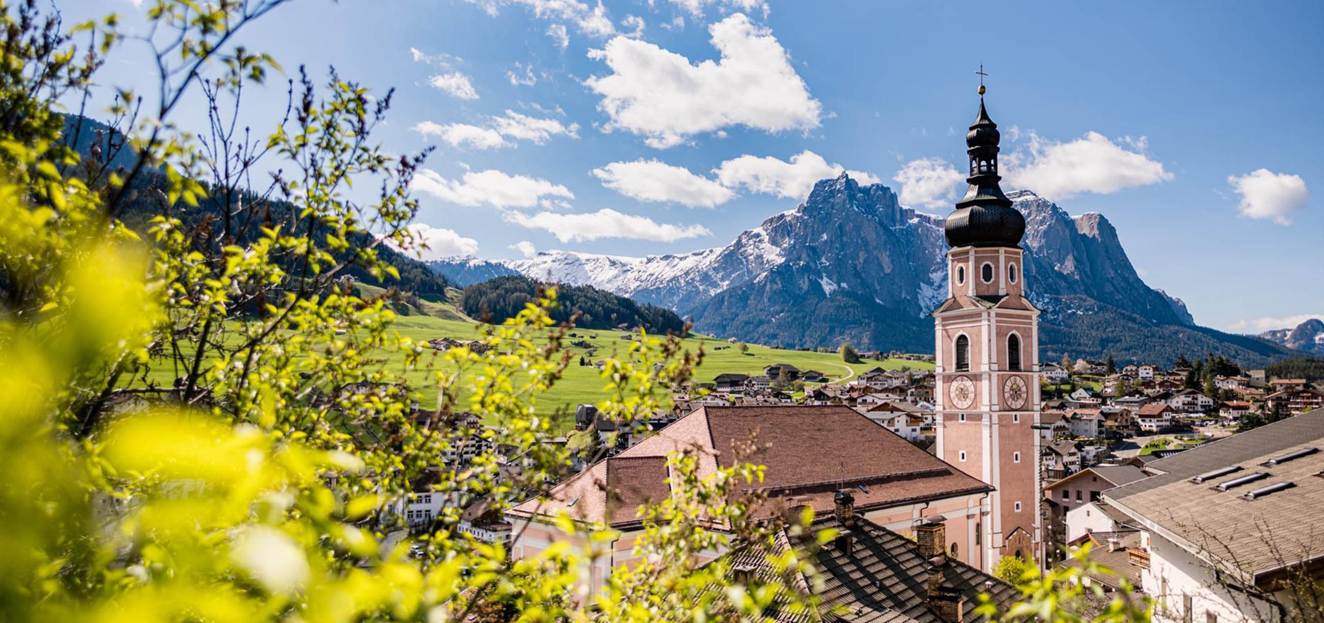 Frühling Sommer Wanderurlaub Dolomiten Südtirol Kastelruth Seiser Alm Schlerngebiet (5)