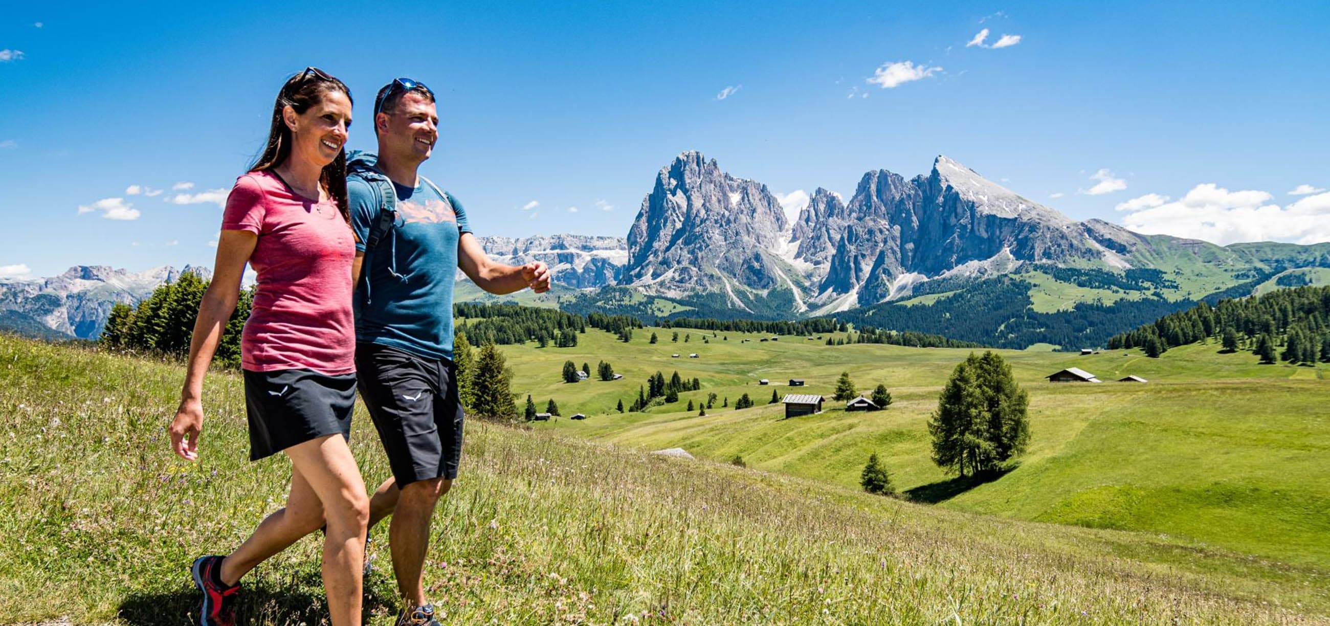 Frühling Sommer Wanderurlaub Dolomiten Südtirol Kastelruth Seiser Alm Schlerngebiet (9)